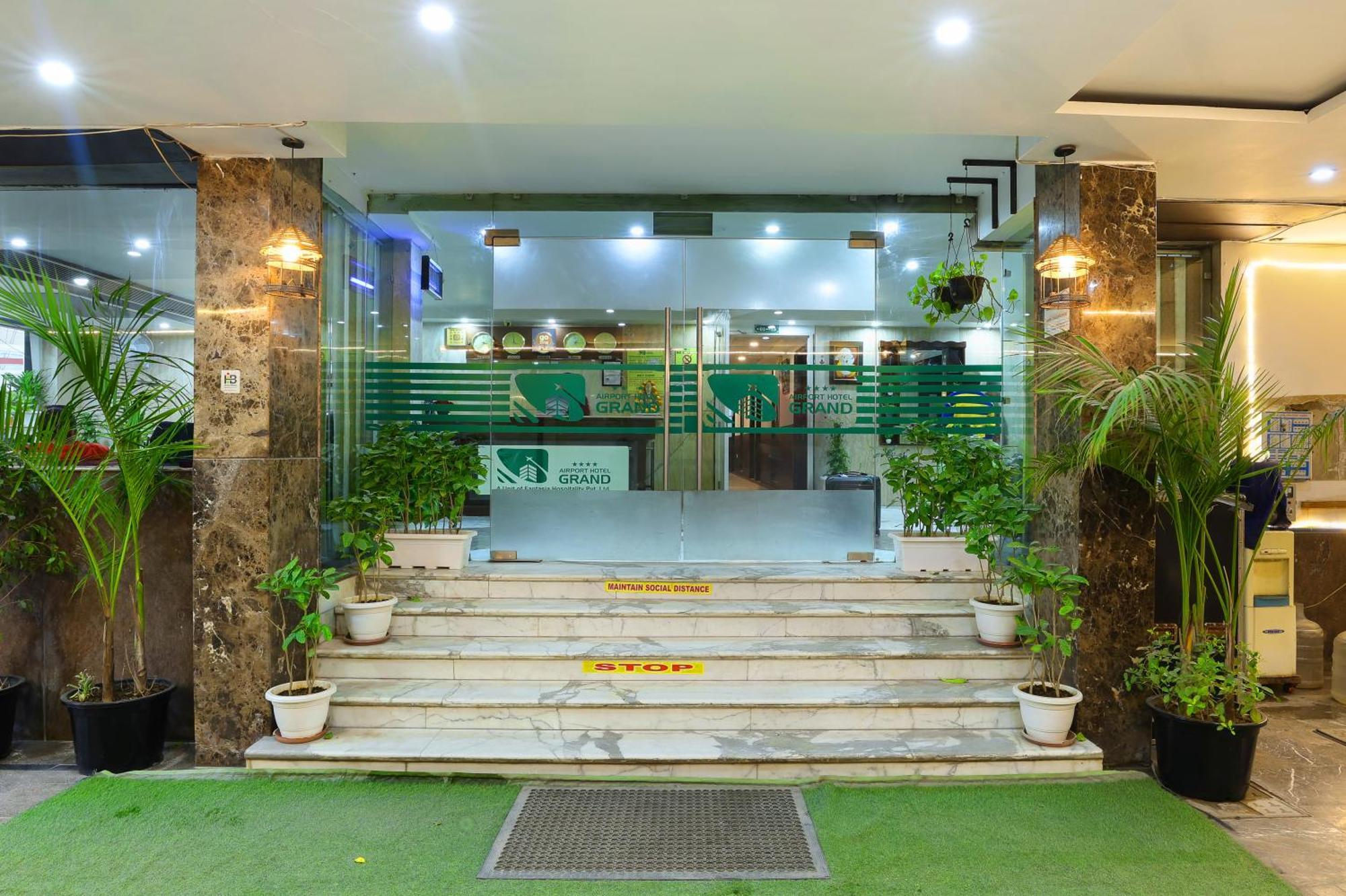 Airport Hotel Grand By Fantasia New Delhi Buitenkant foto