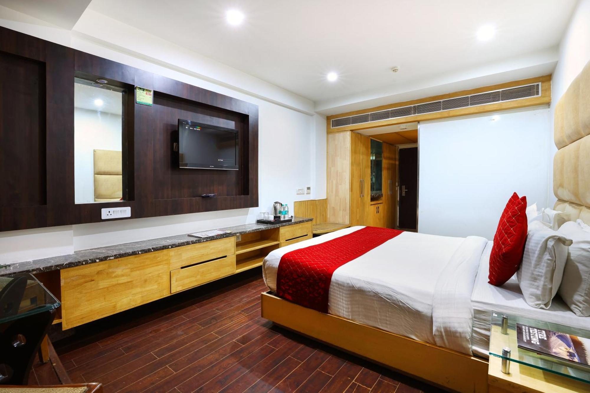Airport Hotel Grand By Fantasia New Delhi Buitenkant foto