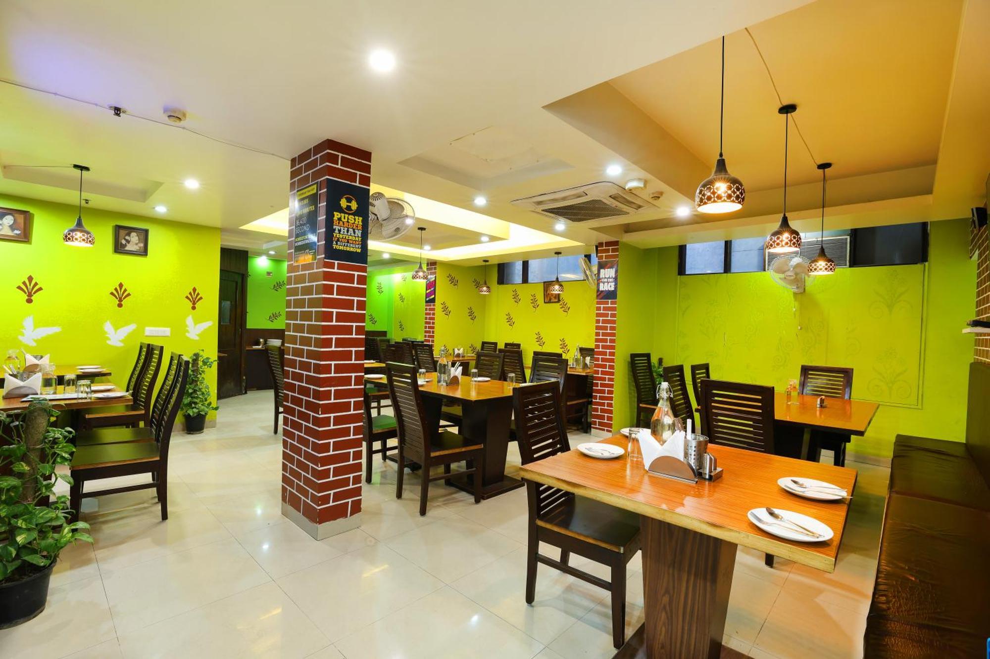 Airport Hotel Grand By Fantasia New Delhi Buitenkant foto