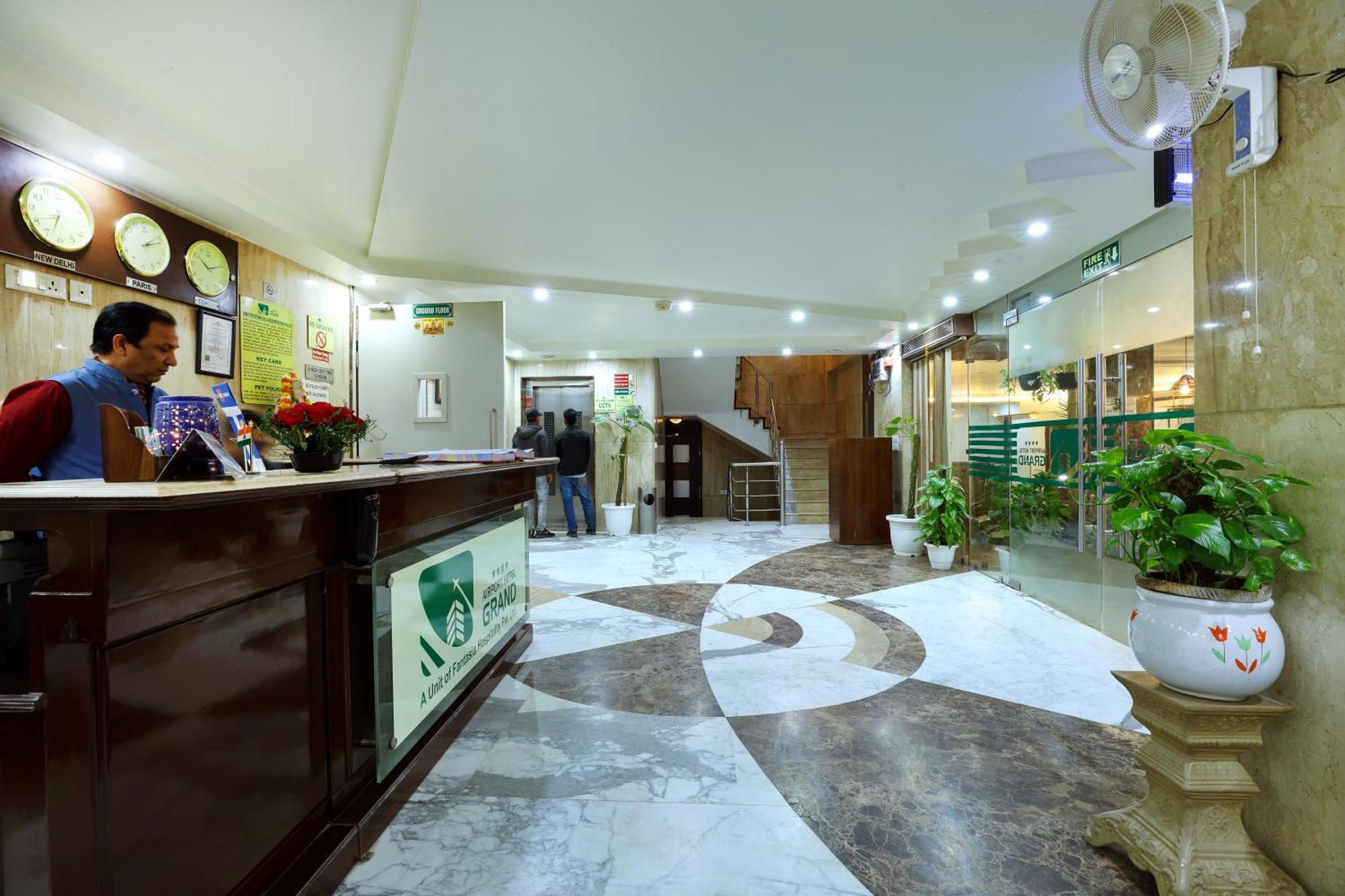 Airport Hotel Grand By Fantasia New Delhi Buitenkant foto