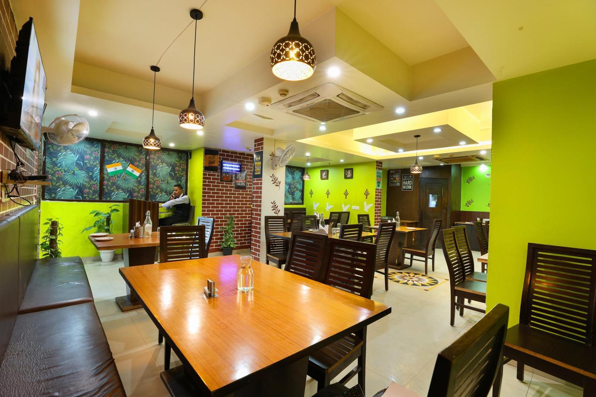 Airport Hotel Grand By Fantasia New Delhi Buitenkant foto