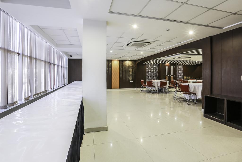 Airport Hotel Grand By Fantasia New Delhi Buitenkant foto