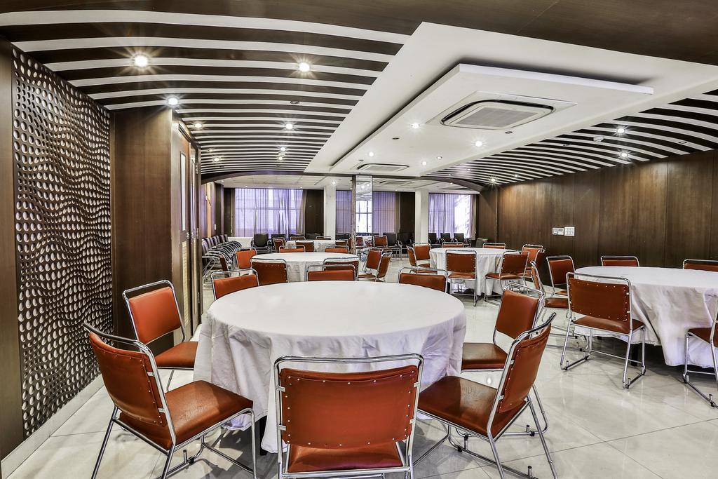 Airport Hotel Grand By Fantasia New Delhi Buitenkant foto