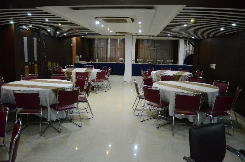 Airport Hotel Grand By Fantasia New Delhi Buitenkant foto